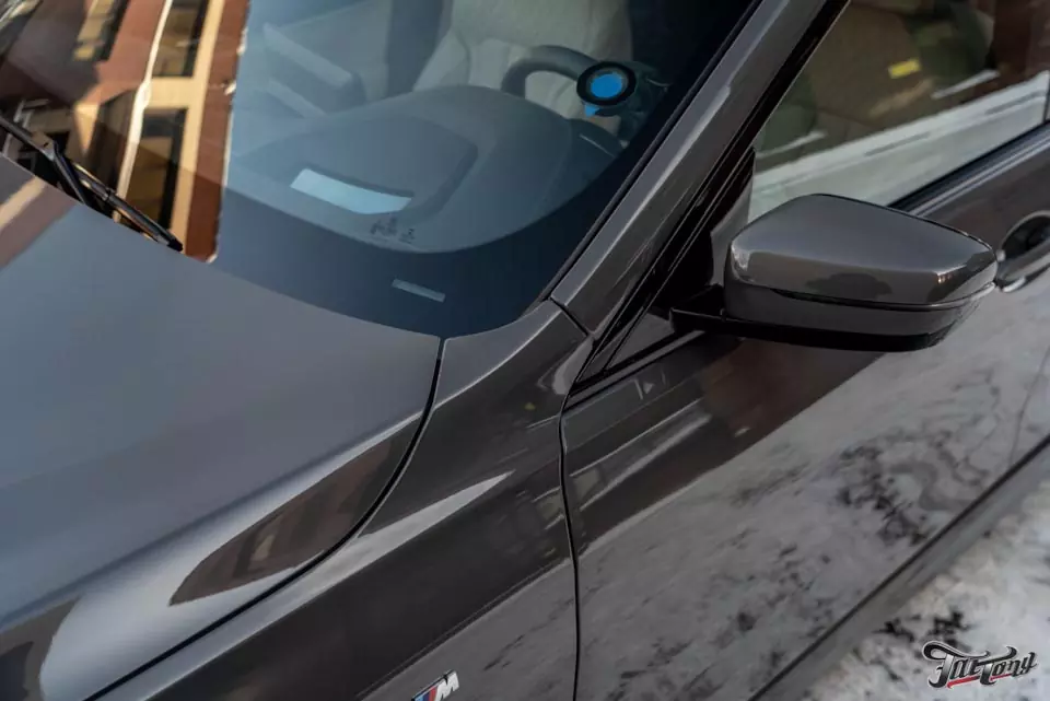 BMW GT6. Оклейка зон риска в глянцевый полиуретан. Нанесение керамики на светлую кожу.